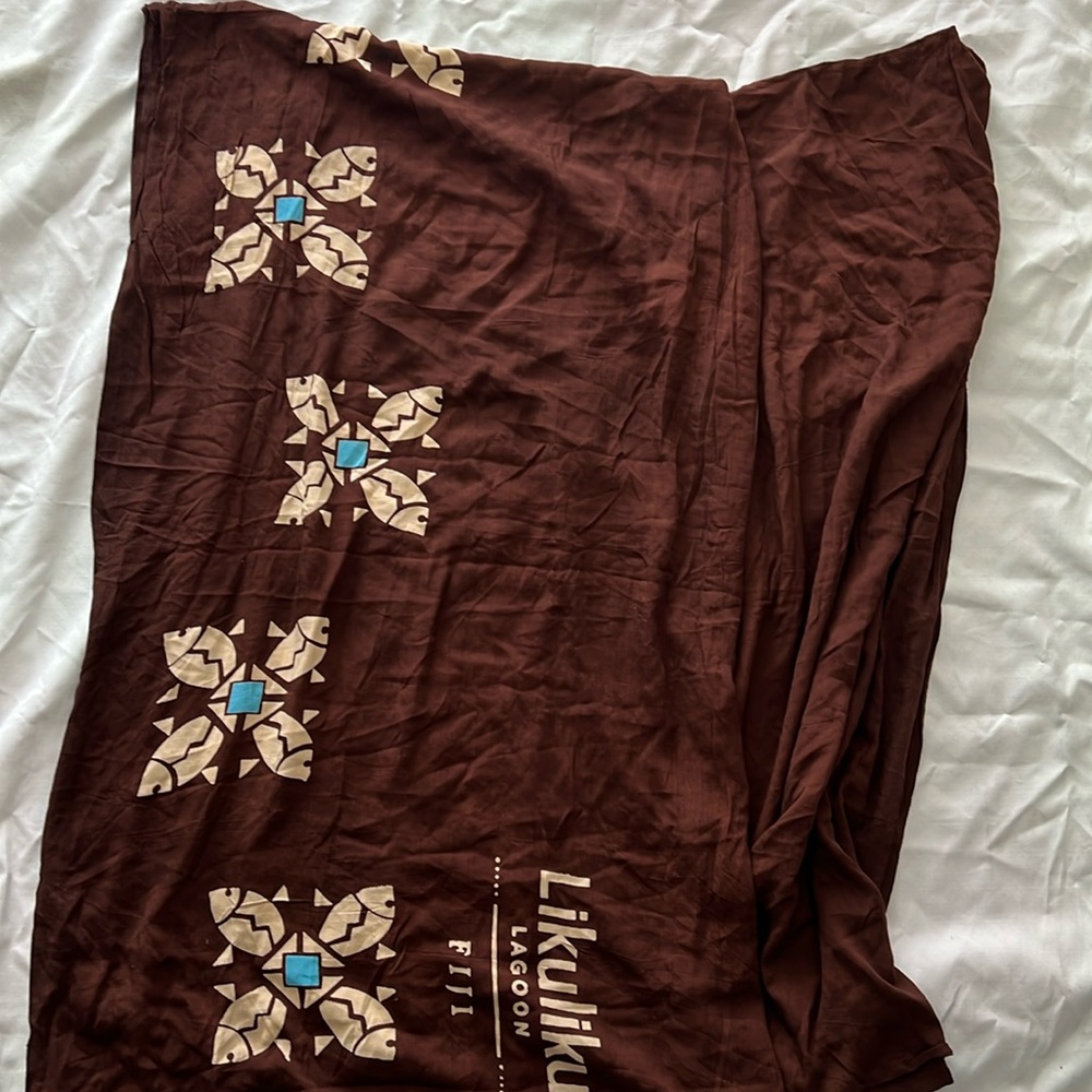 Beach beach wrap scarf 184”x104” Fiji Brown Fish
